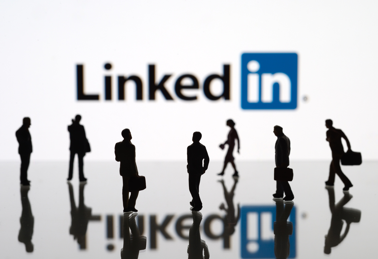 Como melhorar seu perfil no LinkedIn - Confira neste artigo dicas de como melhorar seu perfil no LinkedIn para deixá-lo mais atrativo aos recrutadores.